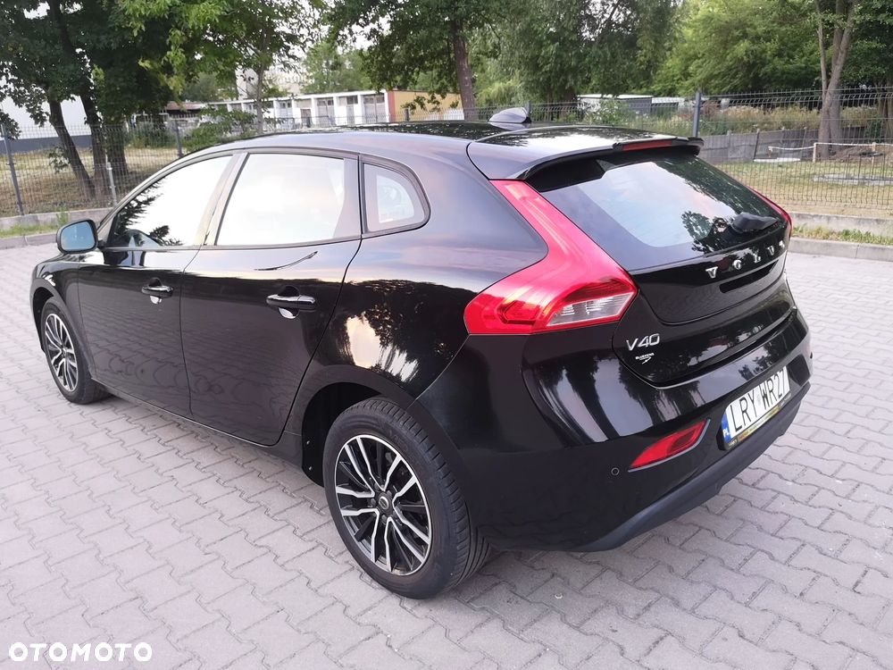 Volvo V40 D2 Momentum - 4