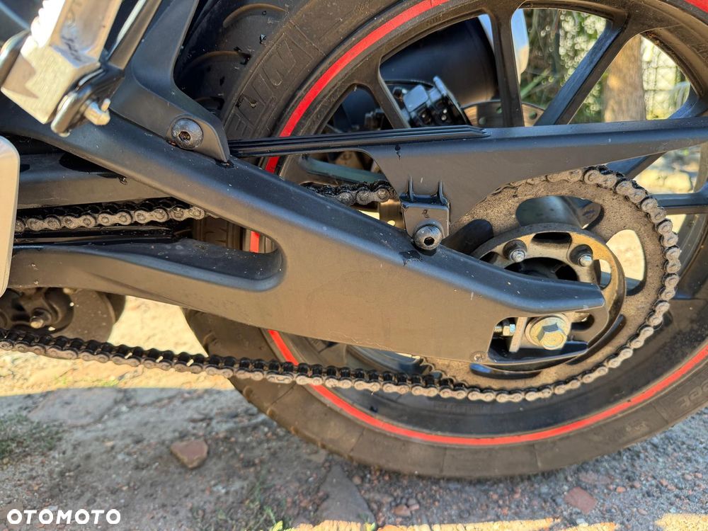 Yamaha MT - 12