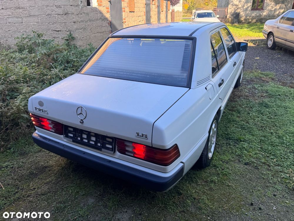 Mercedes-Benz W201 1993 photo 2