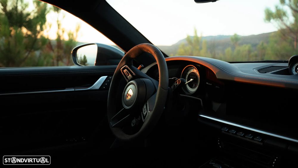 Porsche 911 (992) Turbo S - 19