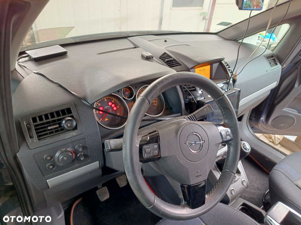 Opel Zafira - 2
