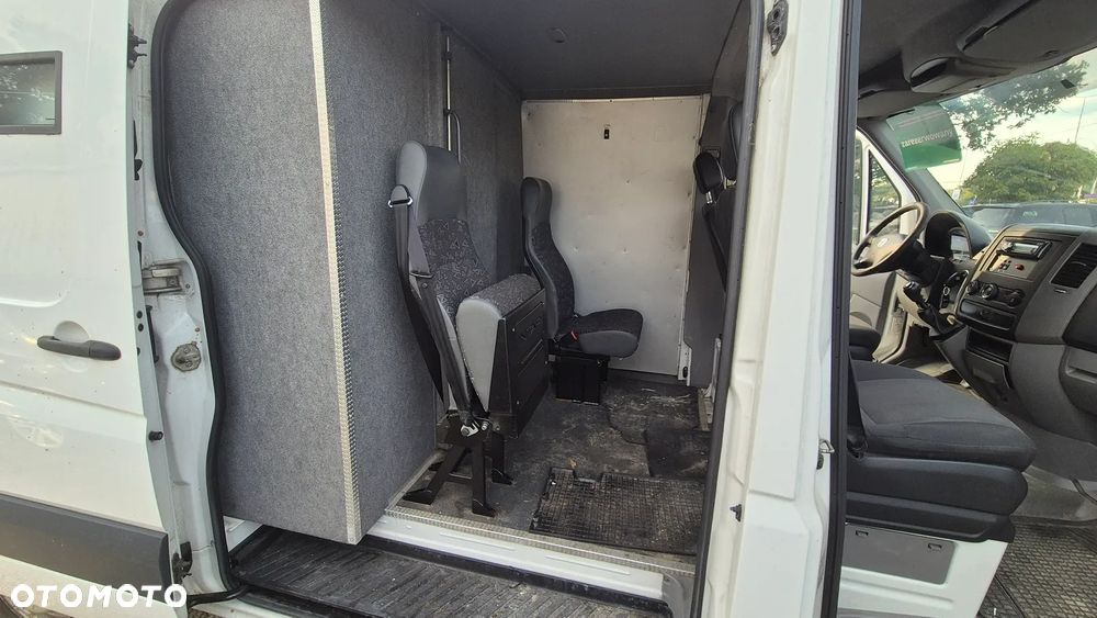 Volkswagen Crafter - 12