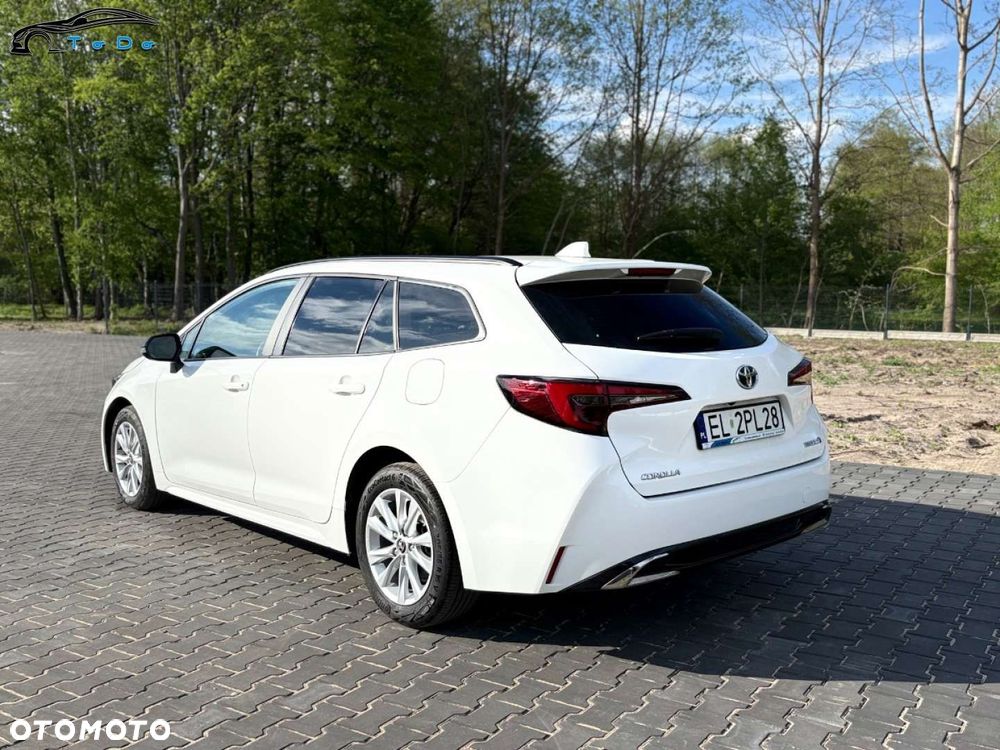 Toyota Corolla 1.8 Hybrid Executive - 17
