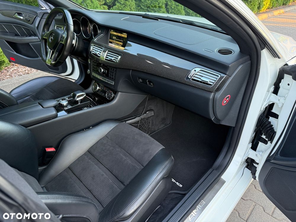 Mercedes-Benz CLS - 21