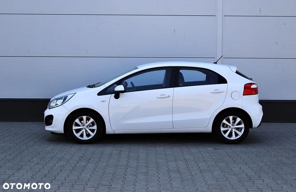 Kia Rio 1.2 L - 5