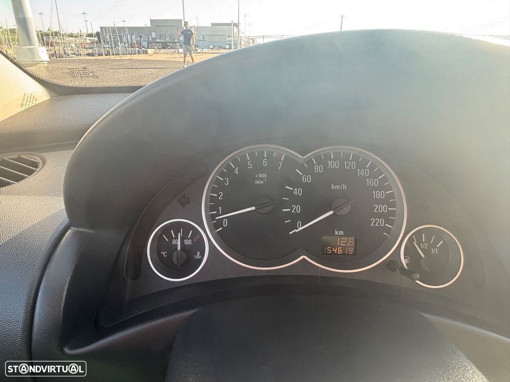 Opel Corsa 1.2 16V Essentia - 6