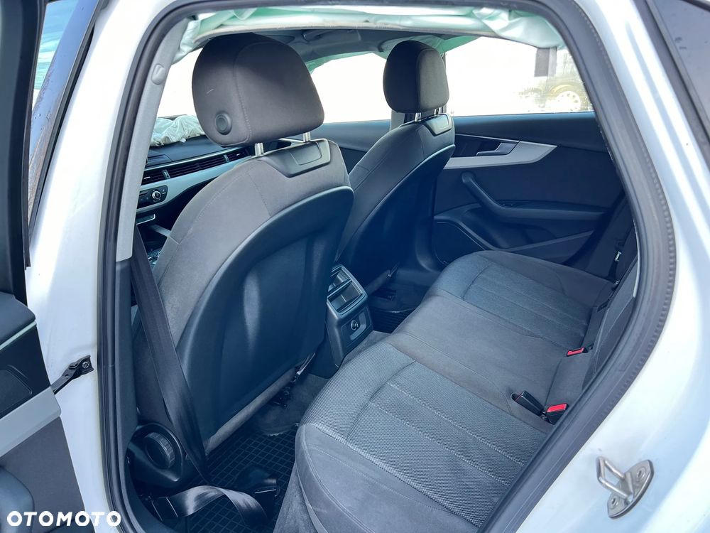 Audi A4 35 TFSI S tronic - 4