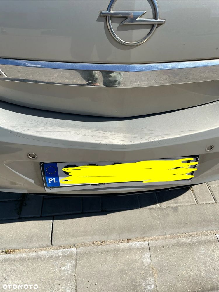 Opel Astra III GTC 1.8 Cosmo - 11