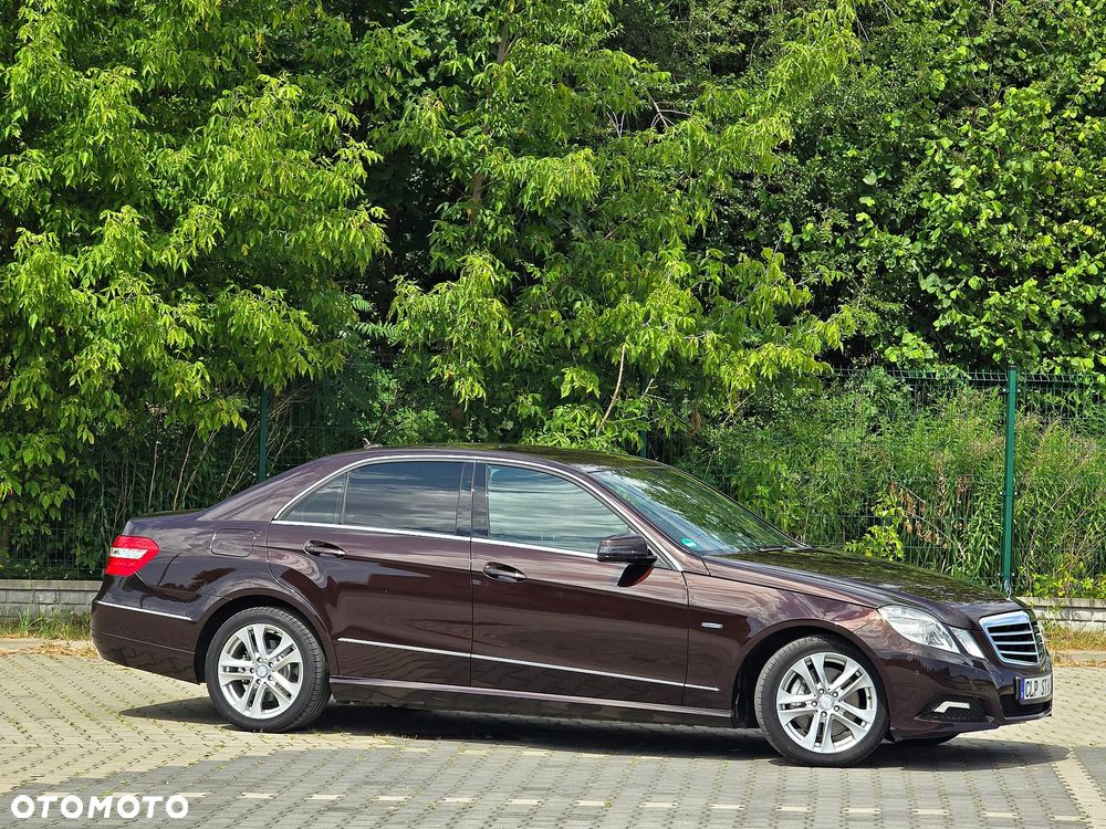 Mercedes-Benz Klasa E 250 CGI BlueEFFICIENCY 7G-TRONIC Avantgarde - 6