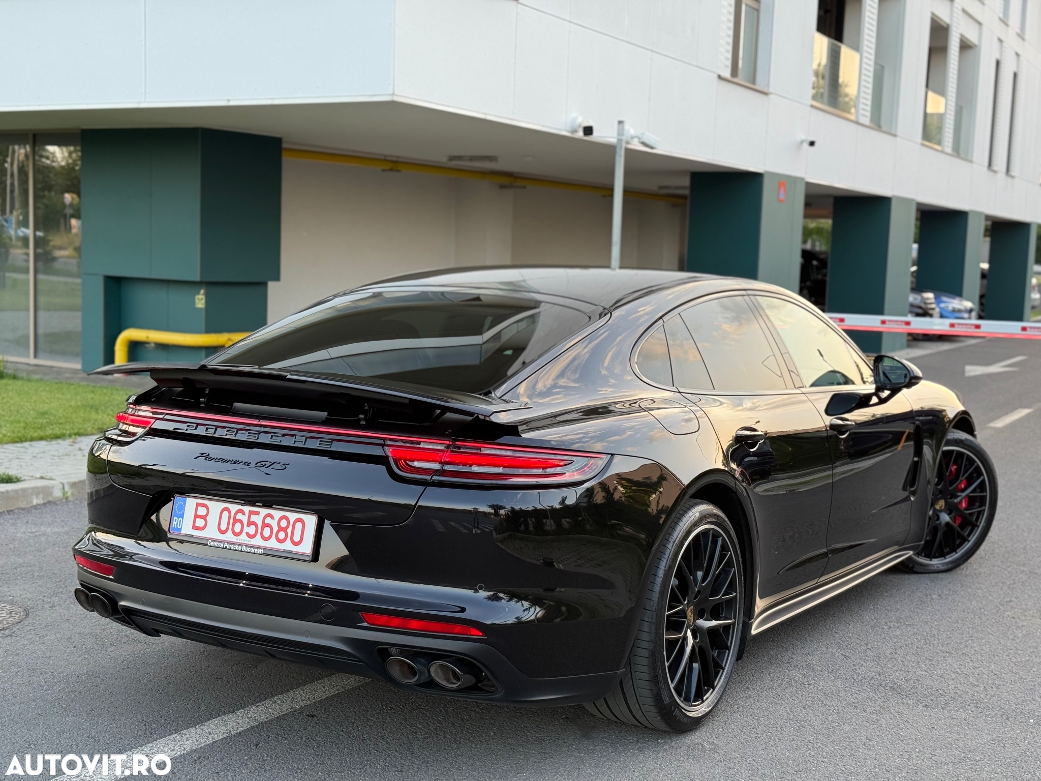 Porsche Panamera GTS - 12