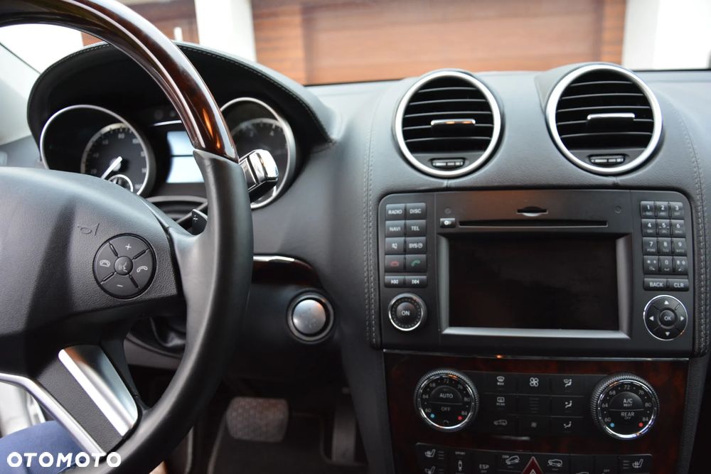 Mercedes-Benz GL 500 4Matic 7G-TRONIC - 14