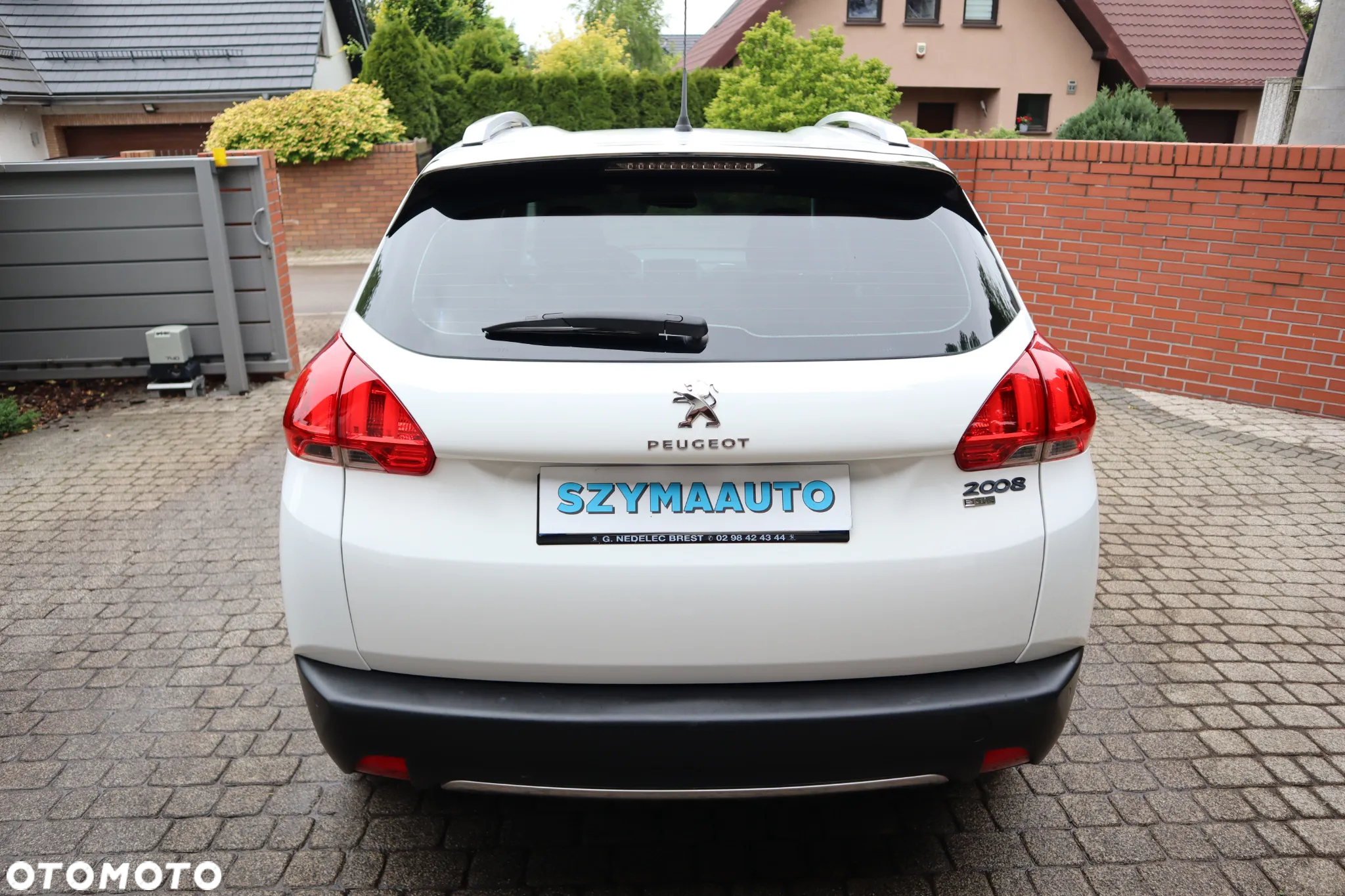 Peugeot 2008 1.2 Pure Tech Allure S&S - 4