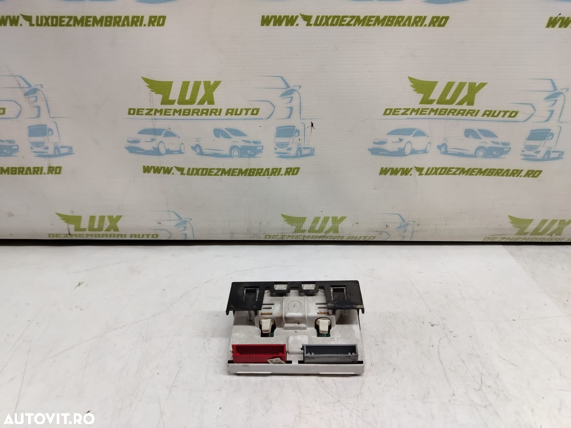 Dispaly bord P8200028364a Renault Kangoo 1 [facelift] [2003 - 2009] - 1