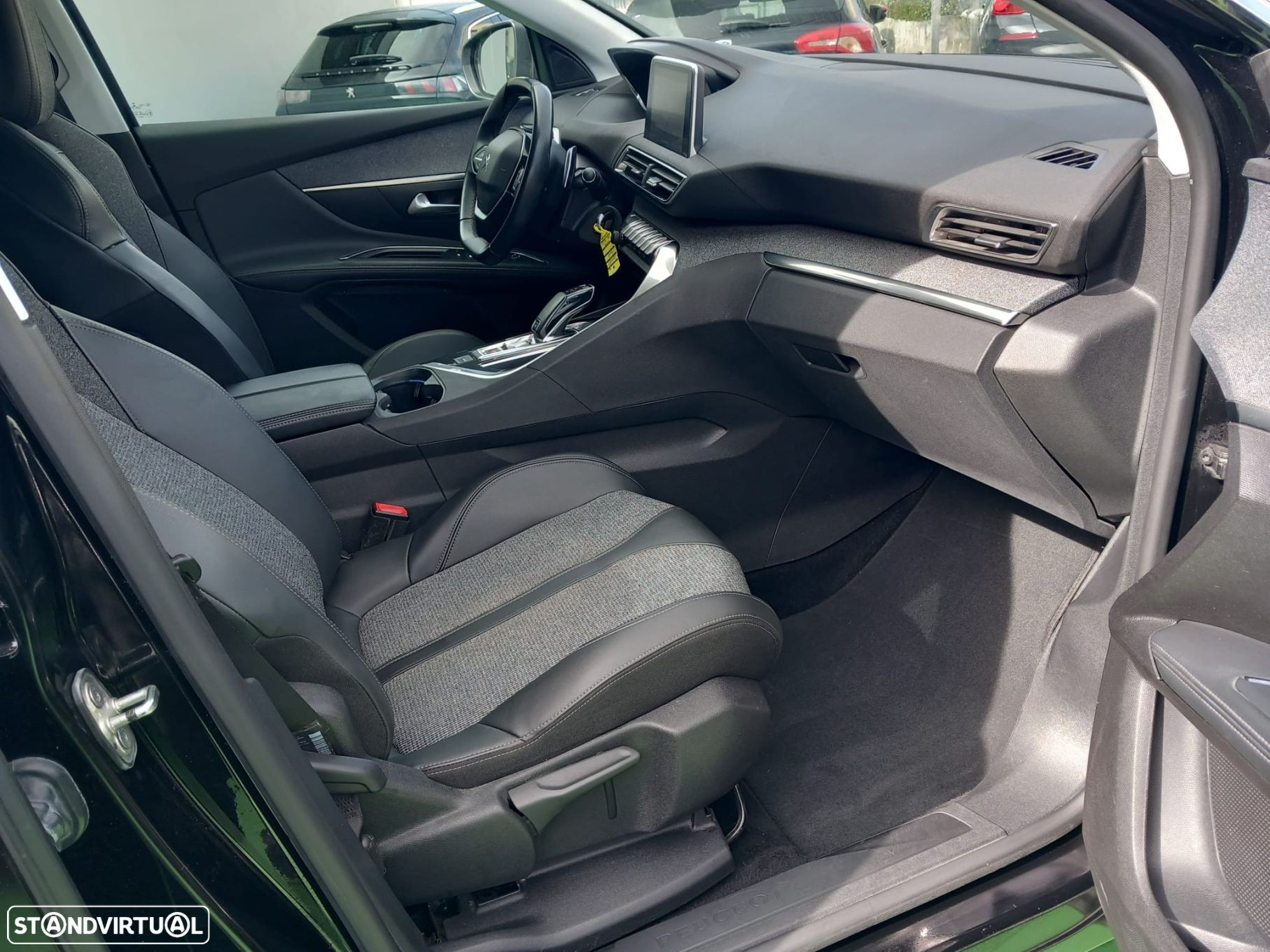 Peugeot 5008 1.5 BlueHDi Allure Pack EAT8 - 11