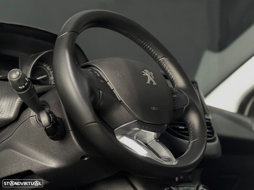 Peugeot 2008 1.2 PureTech Style - 5
