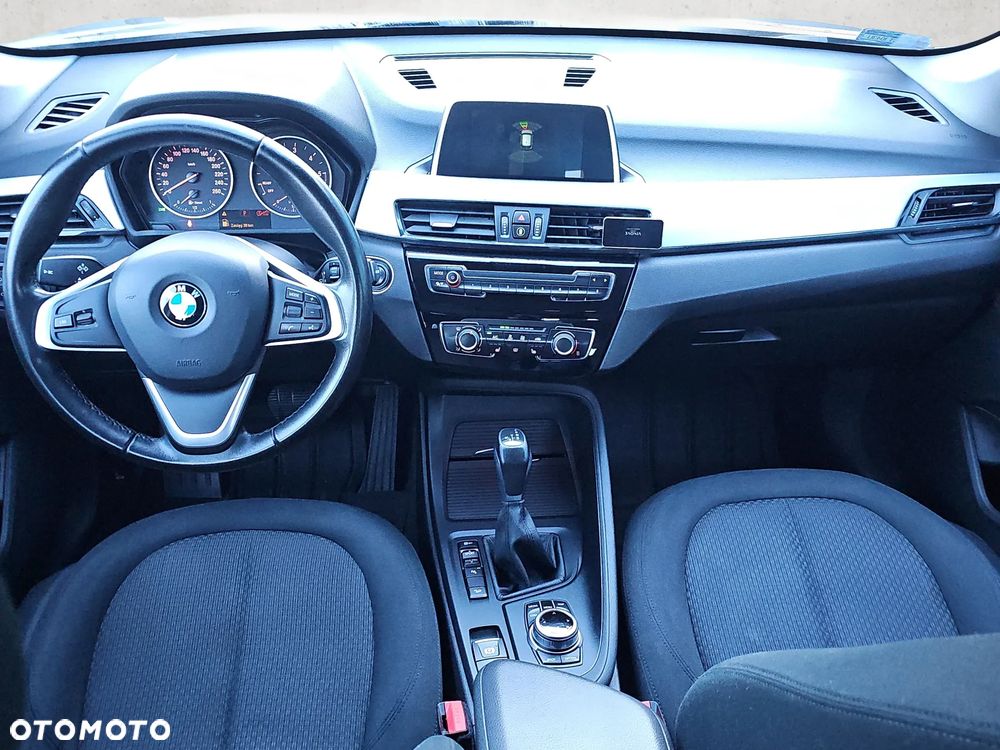 BMW X1 xDrive18d xLine - 30