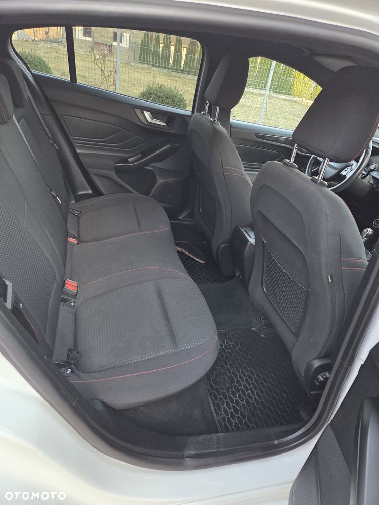 Ford Focus 1.0 EcoBoost ST-Line - 13