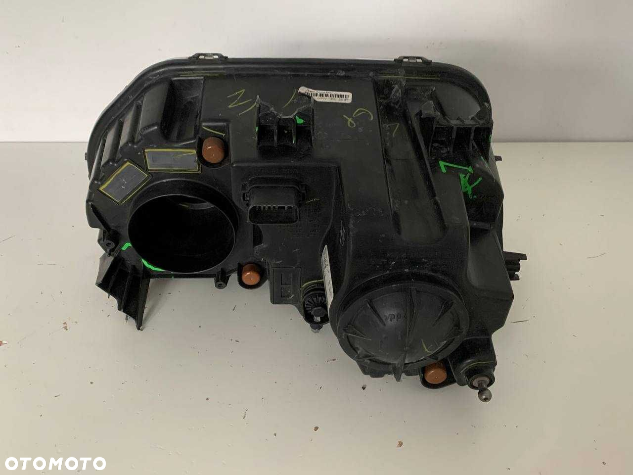 Lampa Reflektor Dodge Challenger 2015+ LED Xenon - 4
