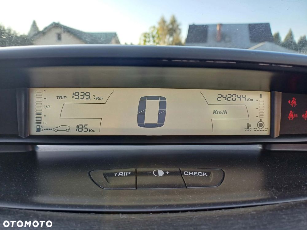 Citroen C4 2007 photo 2