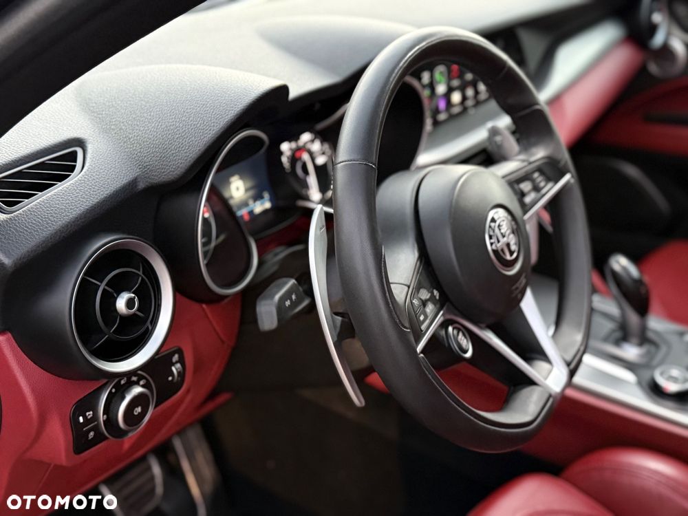 Alfa Romeo Stelvio 2.0 Turbo Veloce TI Q4 - 32
