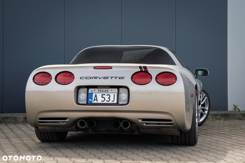 Chevrolet Corvette - 2