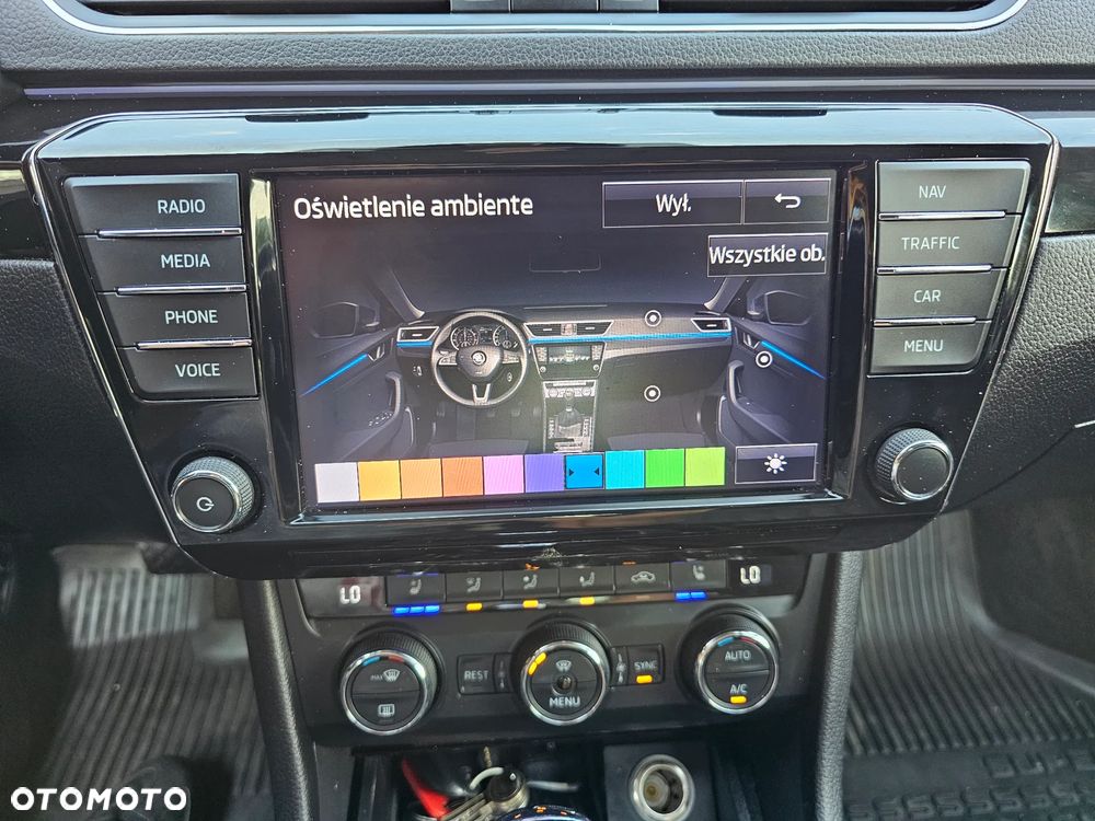 Skoda Superb 2.0 TDI 4x4 L&K DSG - 25