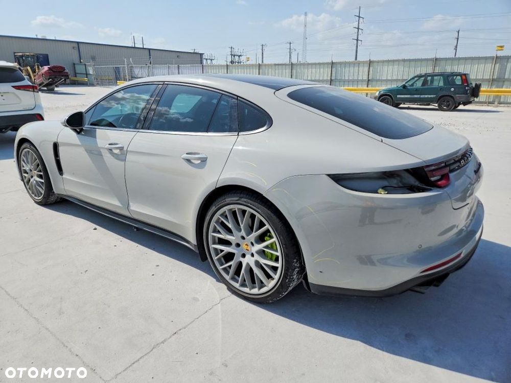 Porsche Panamera - 7