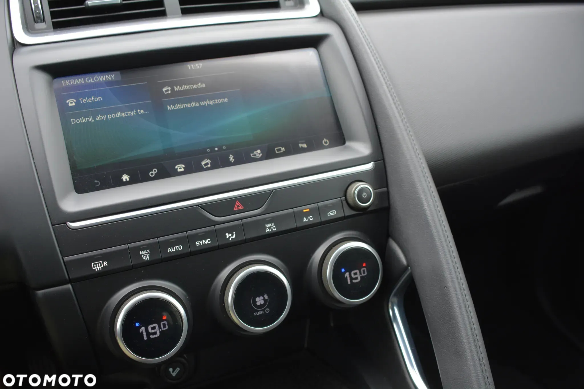 Jaguar E-Pace - 36