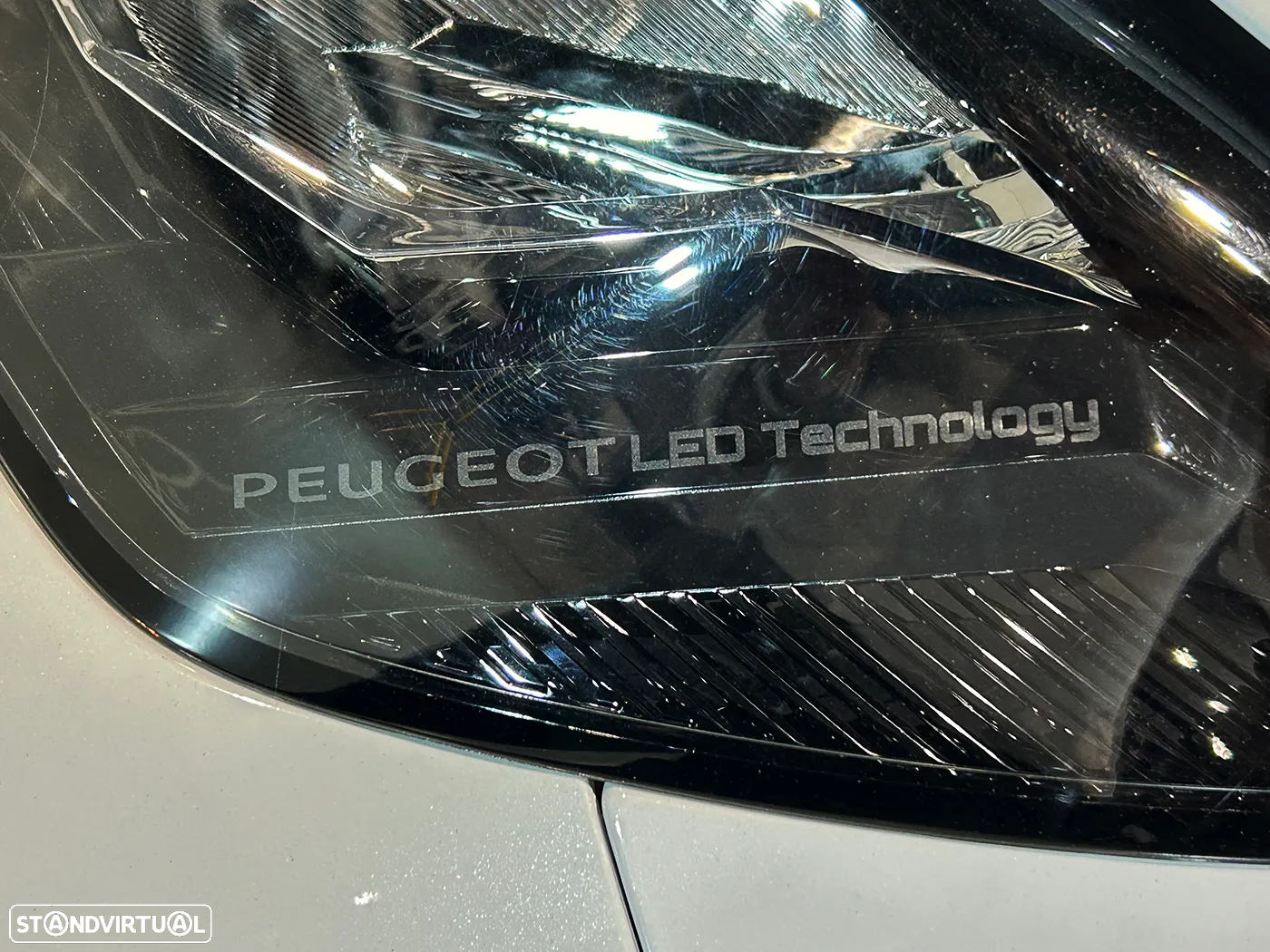 Peugeot 2008 1.2 PureTech Active - 13