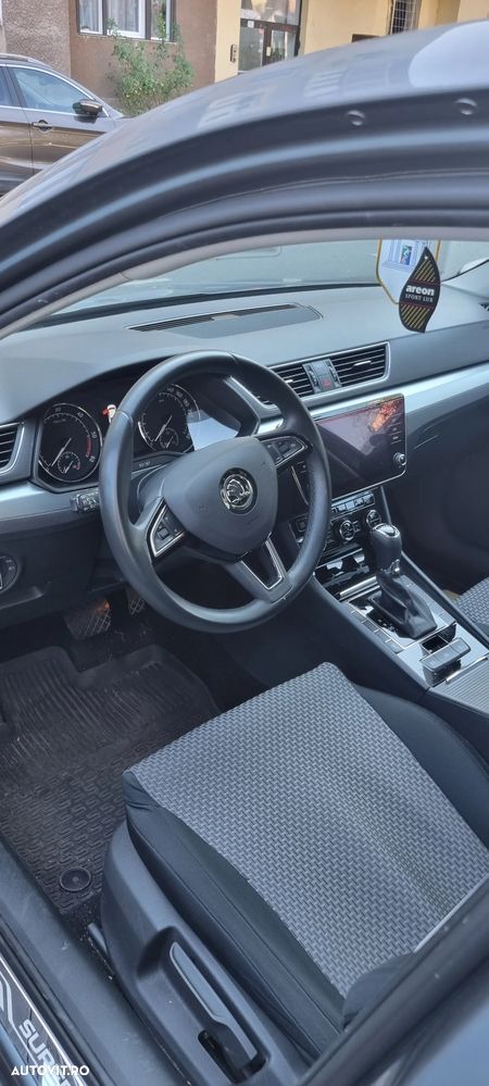 Skoda Superb 2.0 TDI DSG Ambition - 8