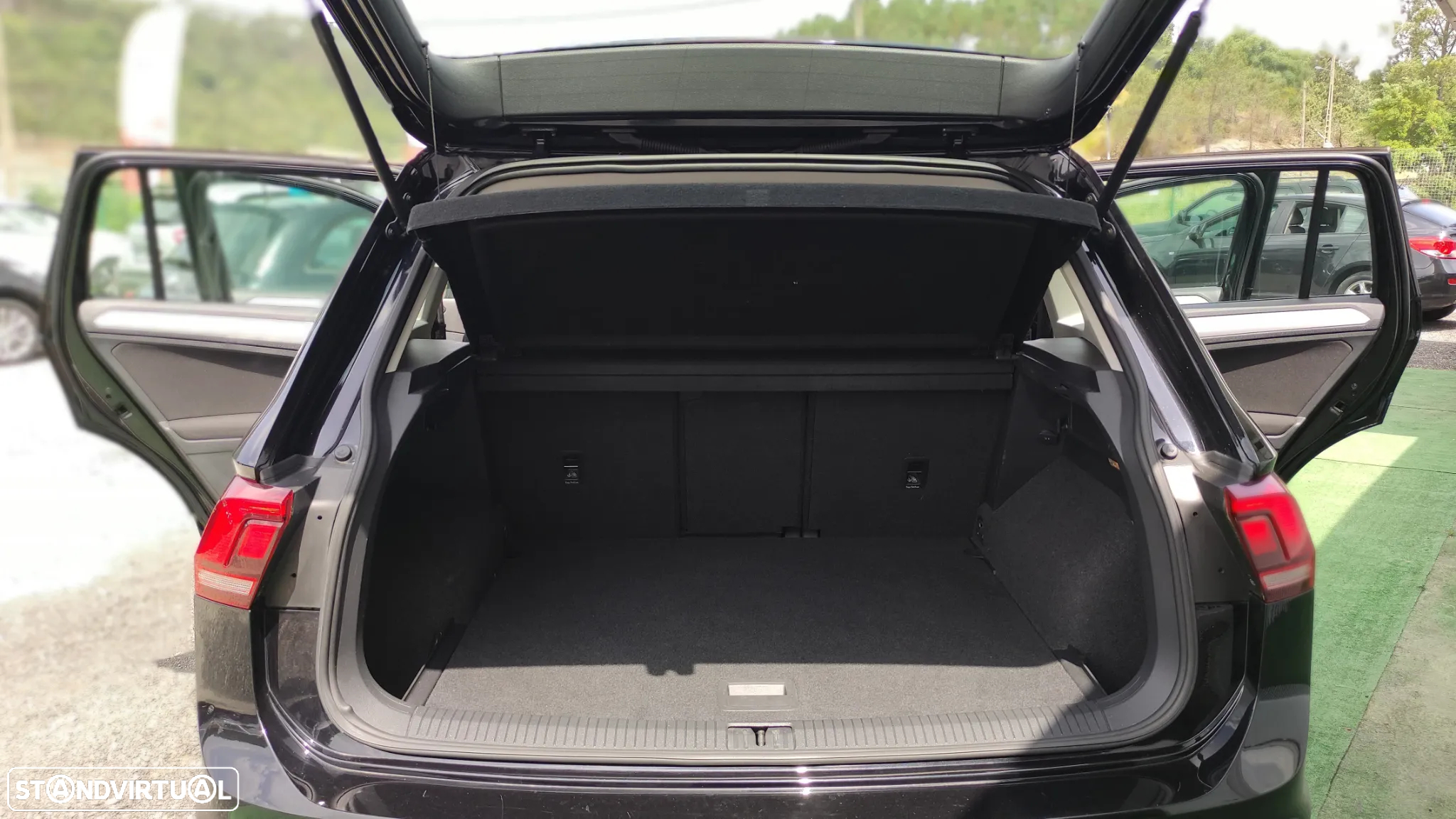 VW Tiguan 1.6 TDI Tech - 29