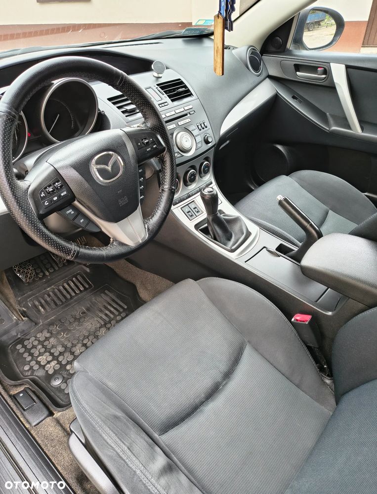 Mazda 3 1.6 Exclusive + - 21