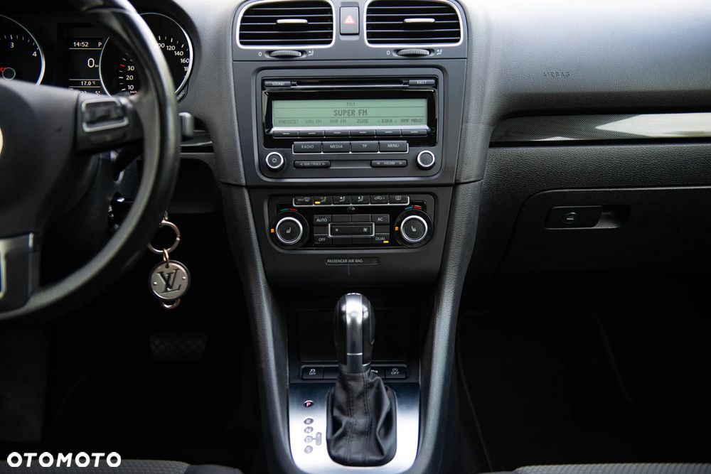 Volkswagen Golf 1.6 TDI BlueMotion Technology DSG Comfortline - 25