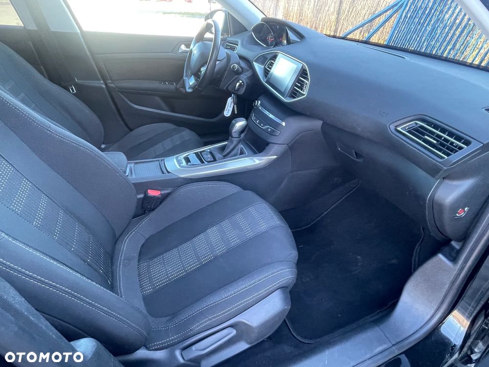 Peugeot 308 PureTech 130 EAT6 Stop & Start Allure - 23
