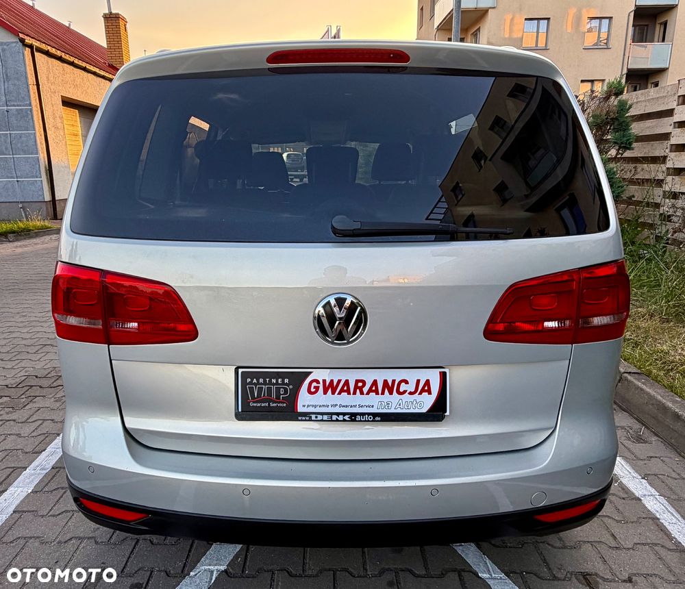 Volkswagen Touran - 11