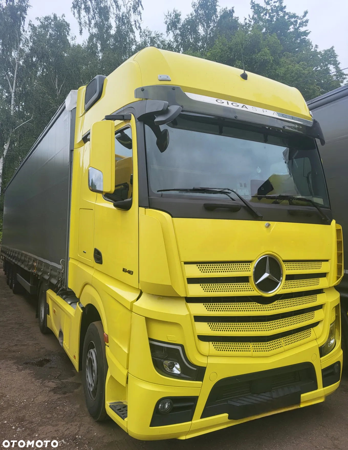 Mercedes-Benz Actros - 3