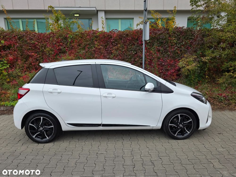 Toyota Yaris - 10