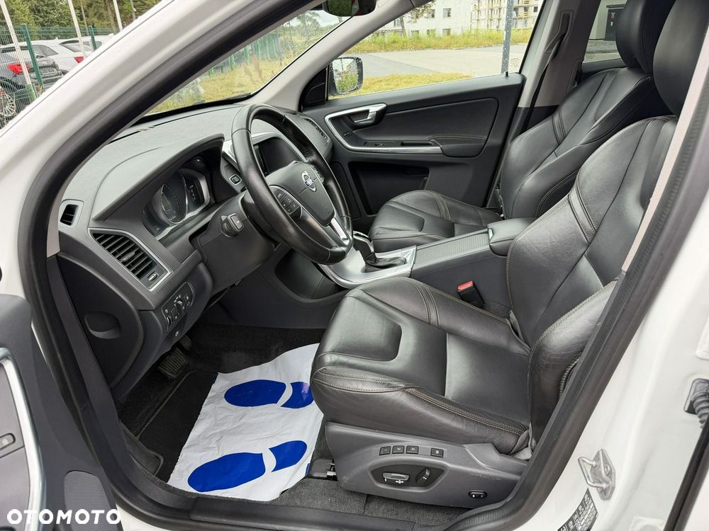 Volvo XC 60 D4 SCR Momentum - 18