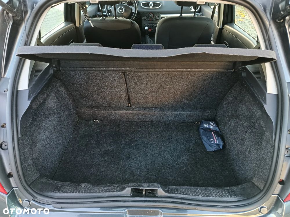 Renault Clio 1.6 16V Exception - 24