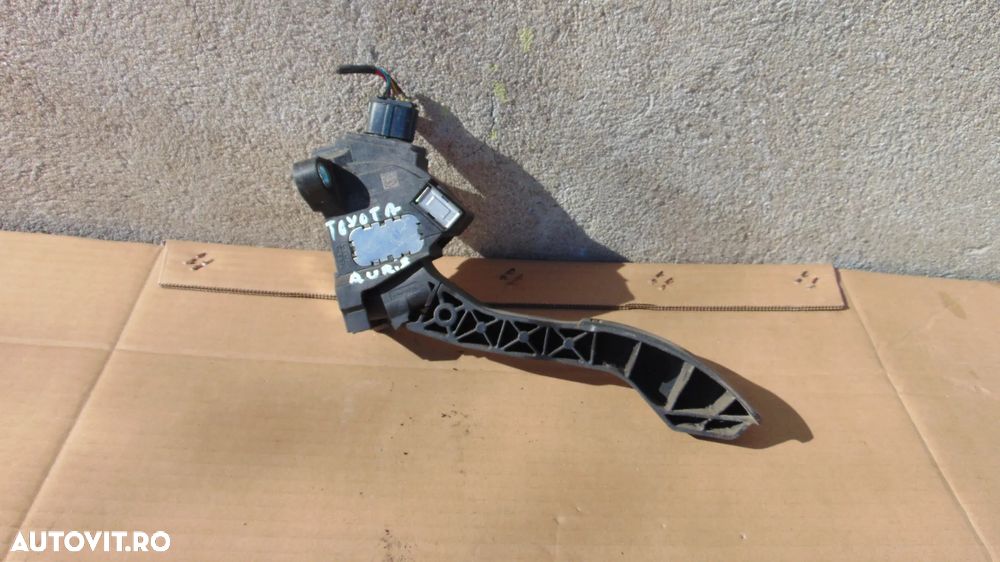 Pedala acceleratie Toyota Auris 1.4 benzina an 2006-2012 cod 78110-02011 - 2