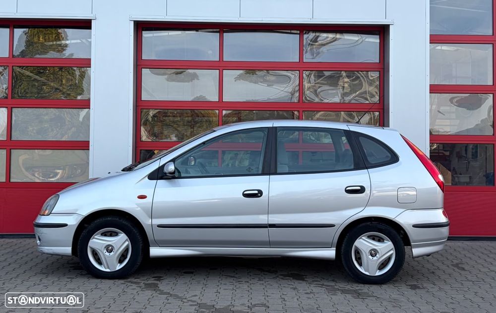 Nissan Almera Tino - 2