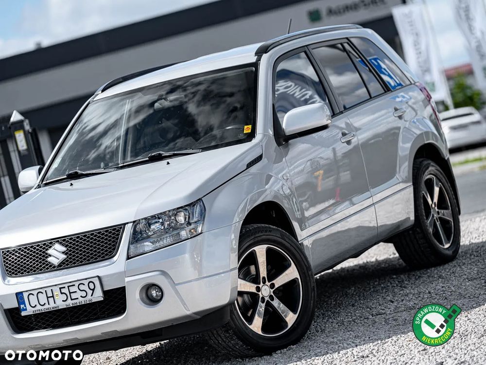 Suzuki Grand Vitara 2.0 Comfort + - 6