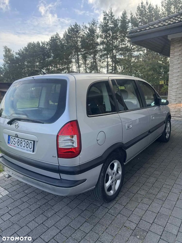 Opel Zafira 1.8 16V Comfort - 11