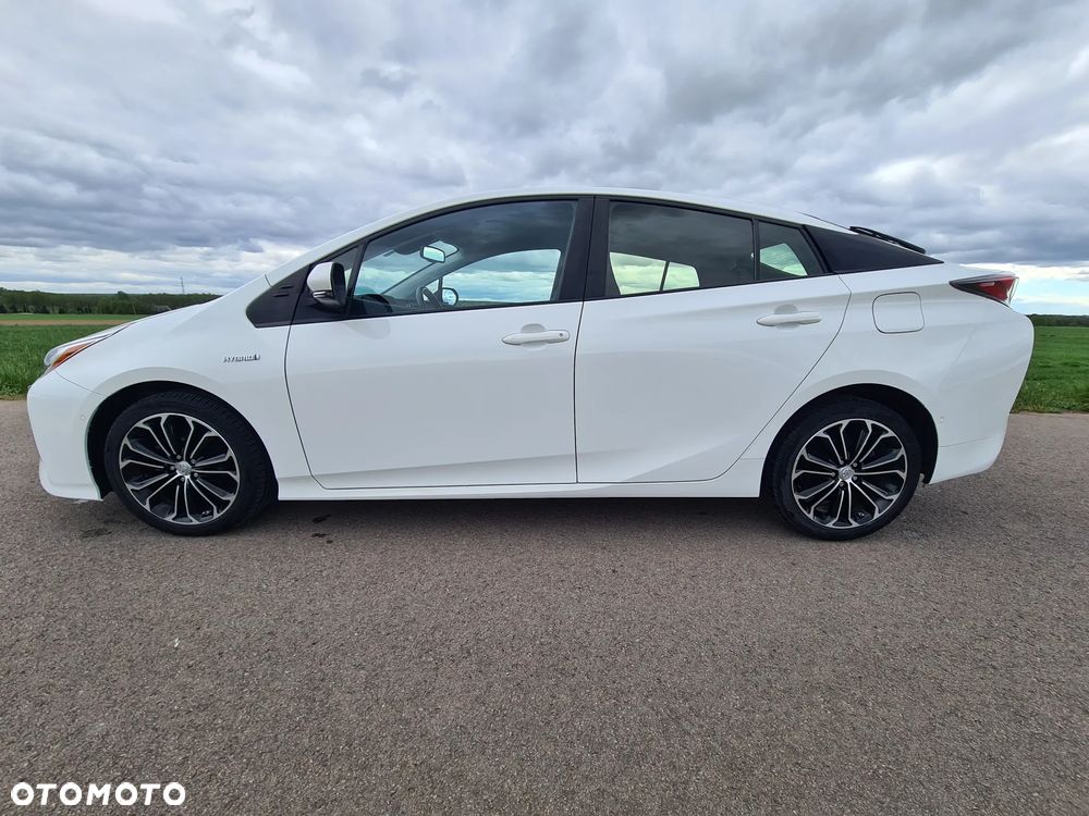 Toyota Prius Hybrid Executive - 12
