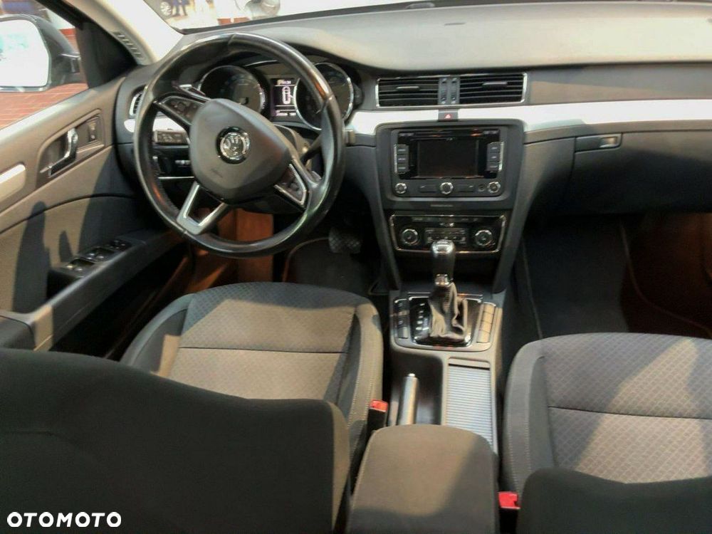 Skoda Superb 2.0 TDI DSG Exclusive - 8