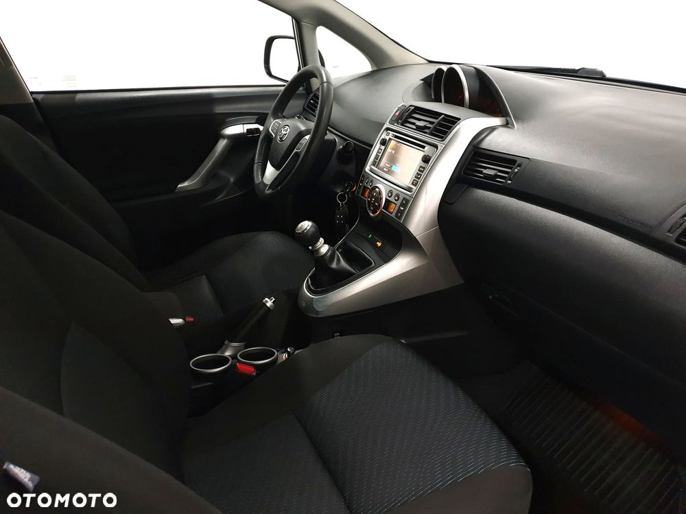 Toyota Verso 2.0 D-4D Premium - 38