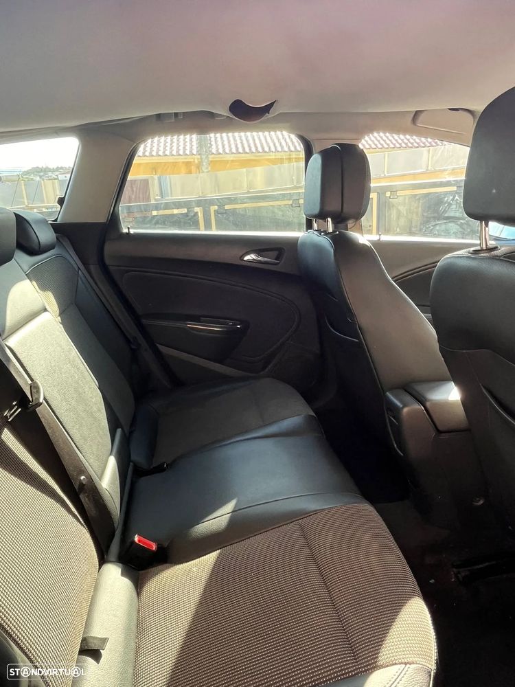 Opel Astra Sports Tourer - 10