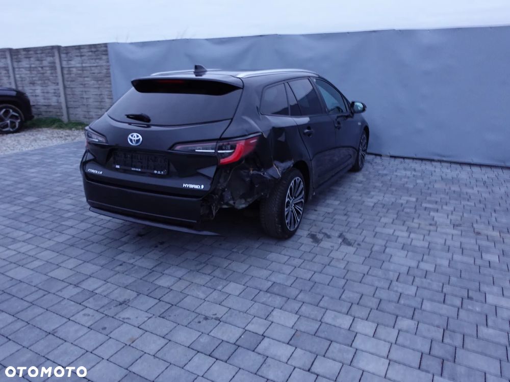 Toyota Corolla 1.8 Hybrid Team Deutschland - 8