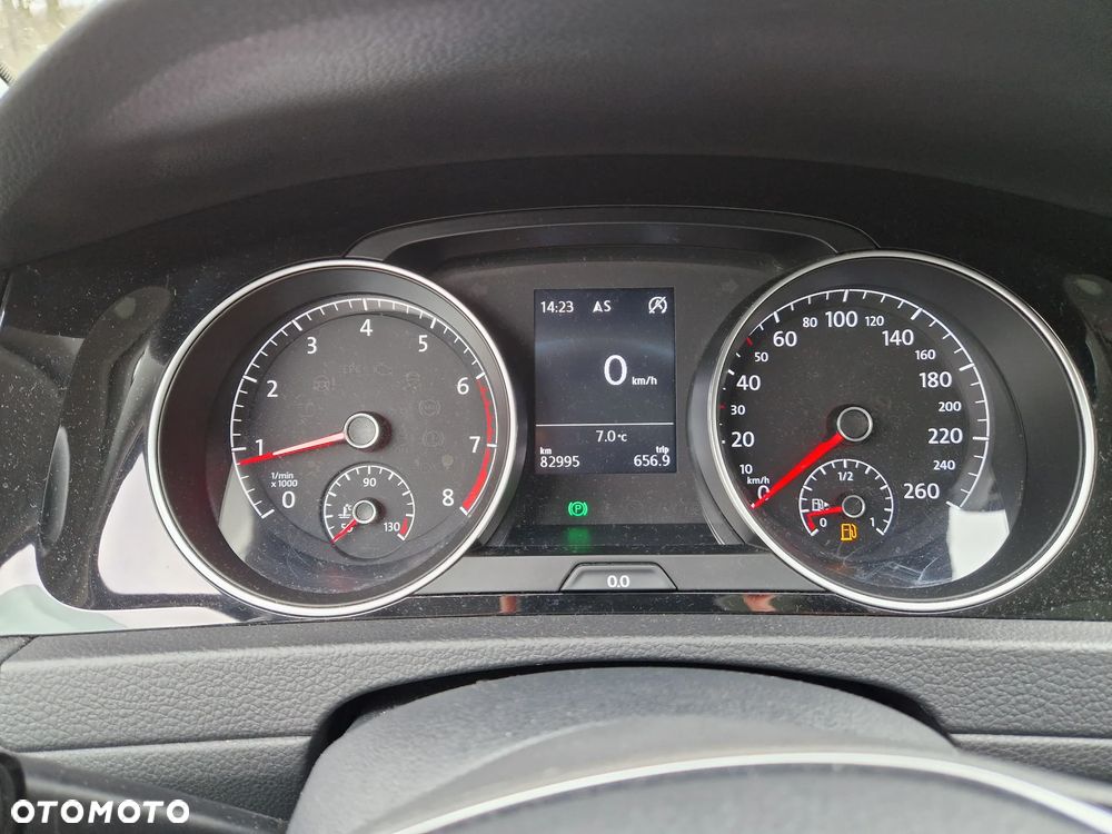 Volkswagen Golf - 38