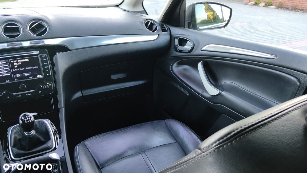 Ford S-Max - 24